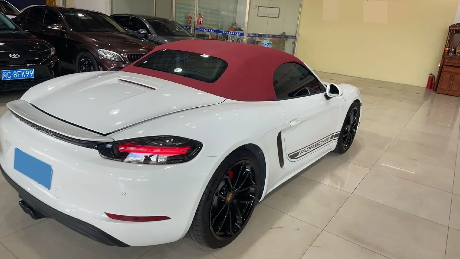 2023 Porsche 718 2.0T 250HP H4 7DCT,autocango,china used car exporter,china ev exporter,chinese used car exporter,chinese used ev exporter