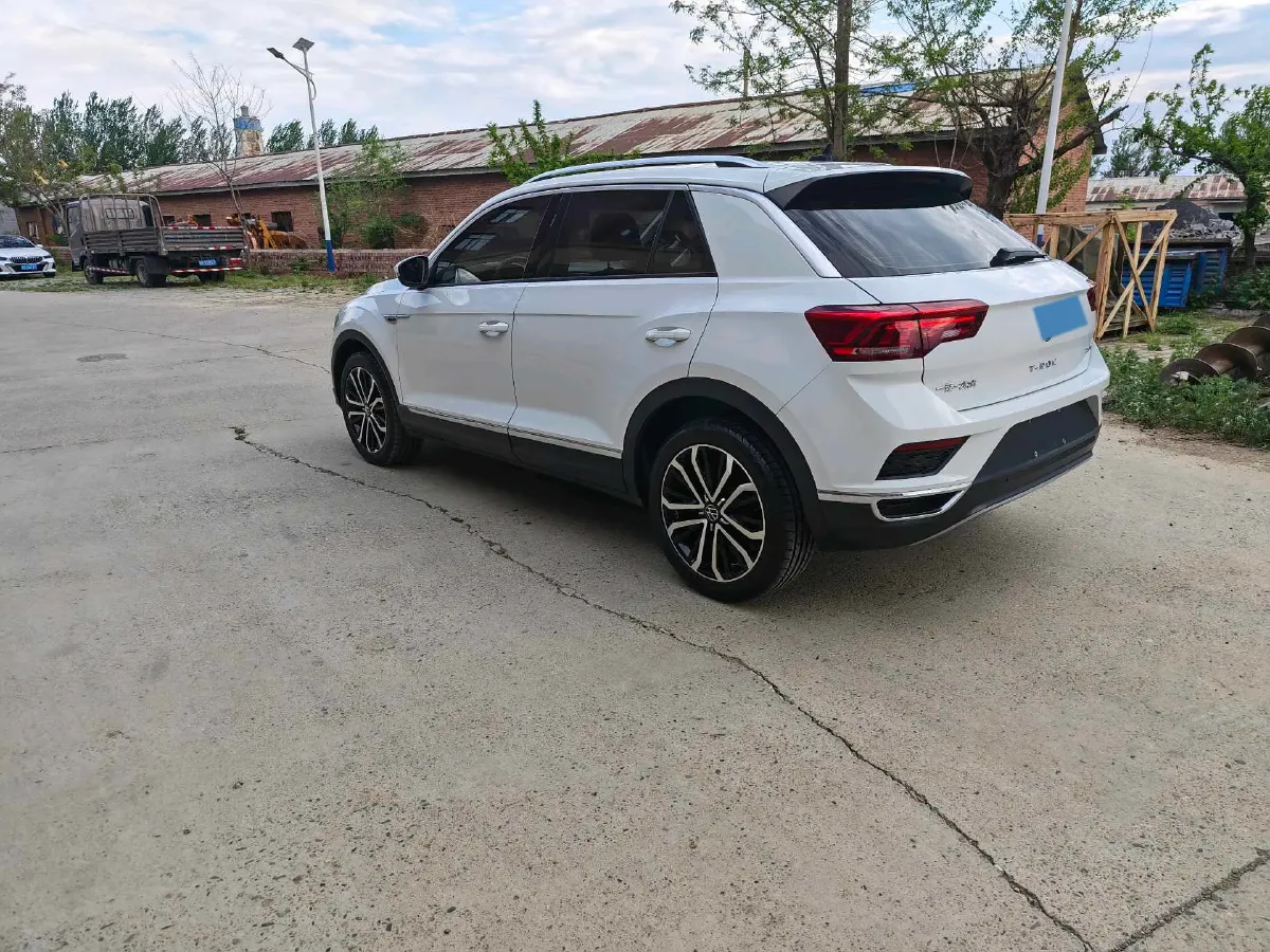 2022 Volkswagen T-Roc 1.4T 150HP L4 7DCT,autocango,china used car exporter,china ev exporter,chinese used car exporter,chinese used ev exporter
