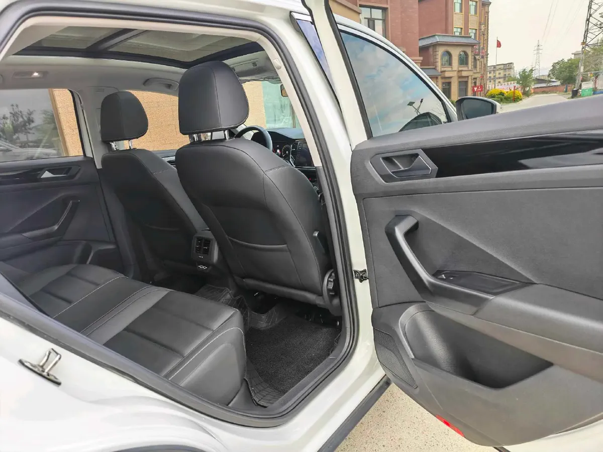 2022 Volkswagen T-Roc 1.4T 150HP L4 7DCT,autocango,china used car exporter,china ev exporter,chinese used car exporter,chinese used ev exporter