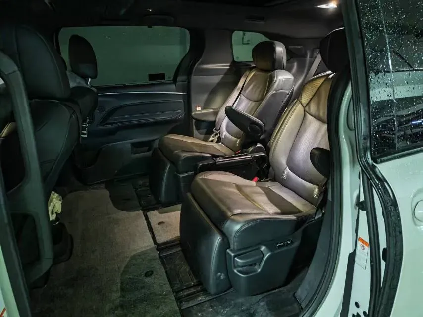 2022 Toyota Granvia 2.5L 192HP L4 E-CVT Hybrid,autocango,china used car exporter,china ev exporter,chinese used car exporter,chinese used ev exporter