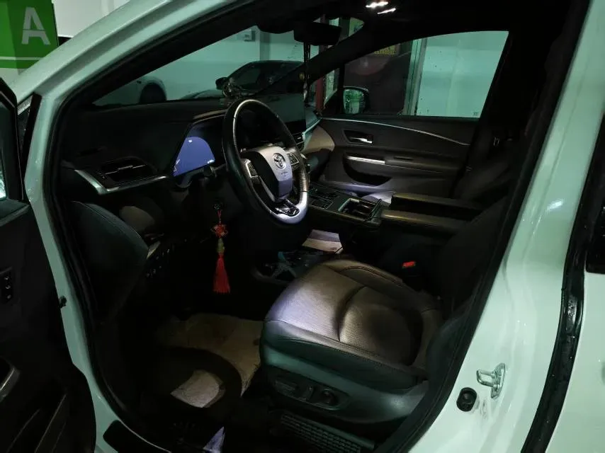 2022 Toyota Granvia 2.5L 192HP L4 E-CVT Hybrid,autocango,china used car exporter,china ev exporter,chinese used car exporter,chinese used ev exporter
