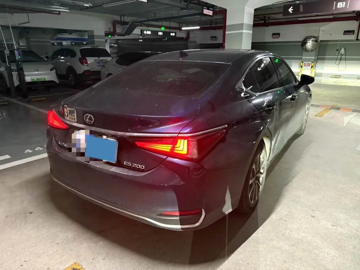 2022 Lexus ES 2.0L 173HP L4 CVT,autocango,china used car exporter,china ev exporter,chinese used car exporter,chinese used ev exporter
