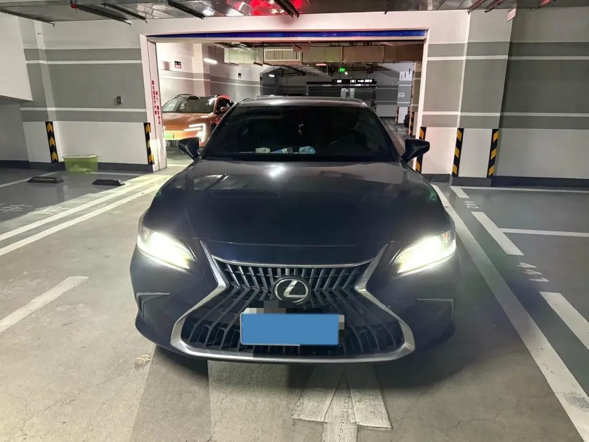2022 Lexus ES 2.0L 173HP L4 CVT,autocango,china used car exporter,china ev exporter,chinese used car exporter,chinese used ev exporter