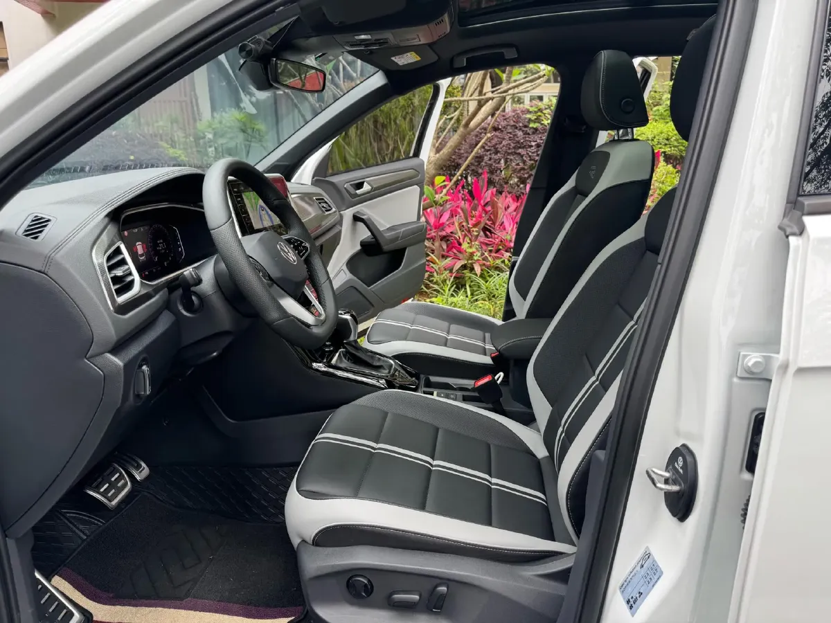 2024 Volkswagen T-Roc 1.5T 160HP L4 7DCT,autocango,china used car exporter,china ev exporter,chinese used car exporter,chinese used ev exporter
