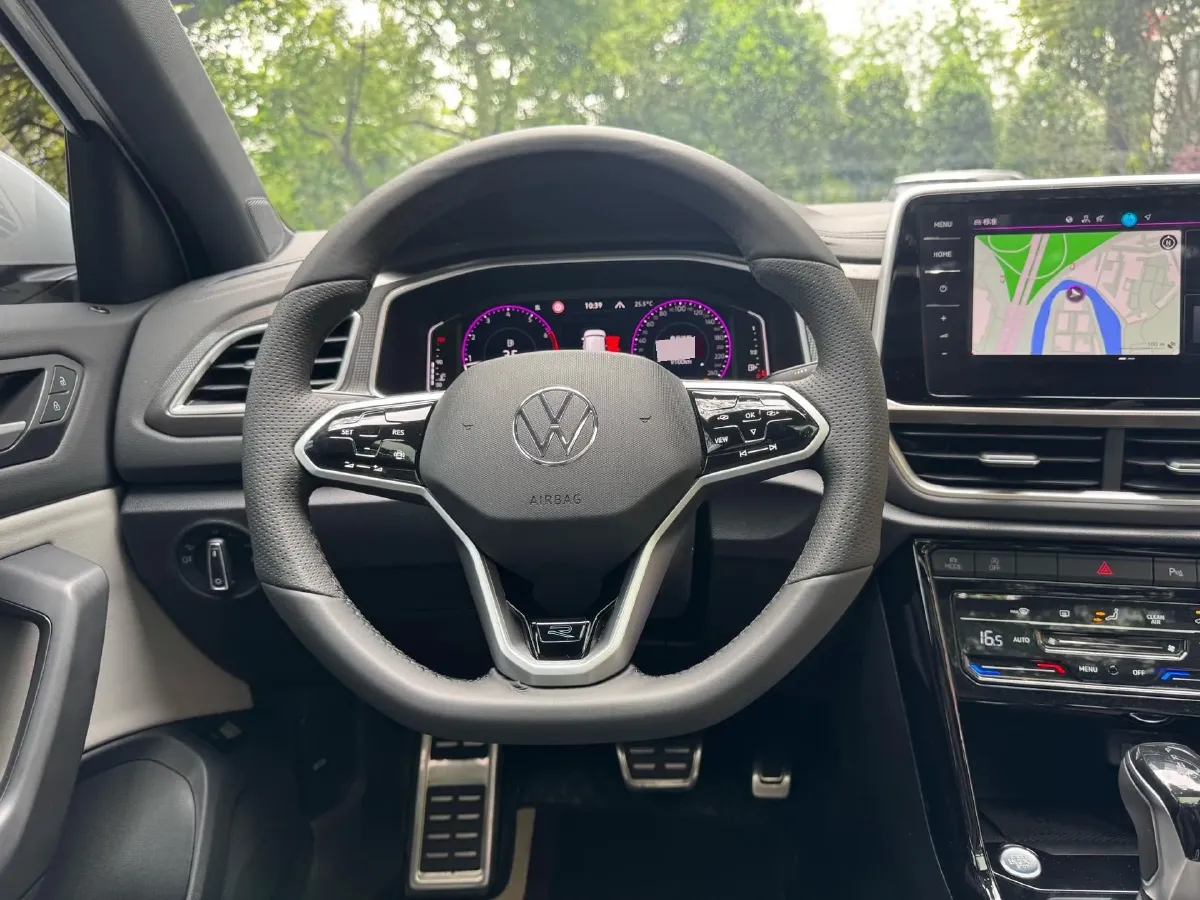2024 Volkswagen T-Roc 1.5T 160HP L4 7DCT,autocango,china used car exporter,china ev exporter,chinese used car exporter,chinese used ev exporter