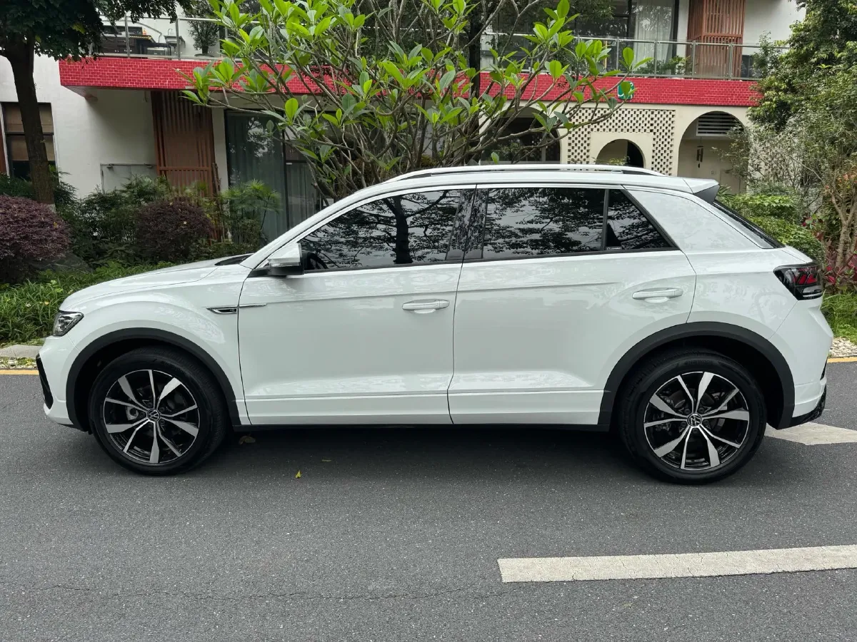 2024 Volkswagen T-Roc 1.5T 160HP L4 7DCT,autocango,china used car exporter,china ev exporter,chinese used car exporter,chinese used ev exporter