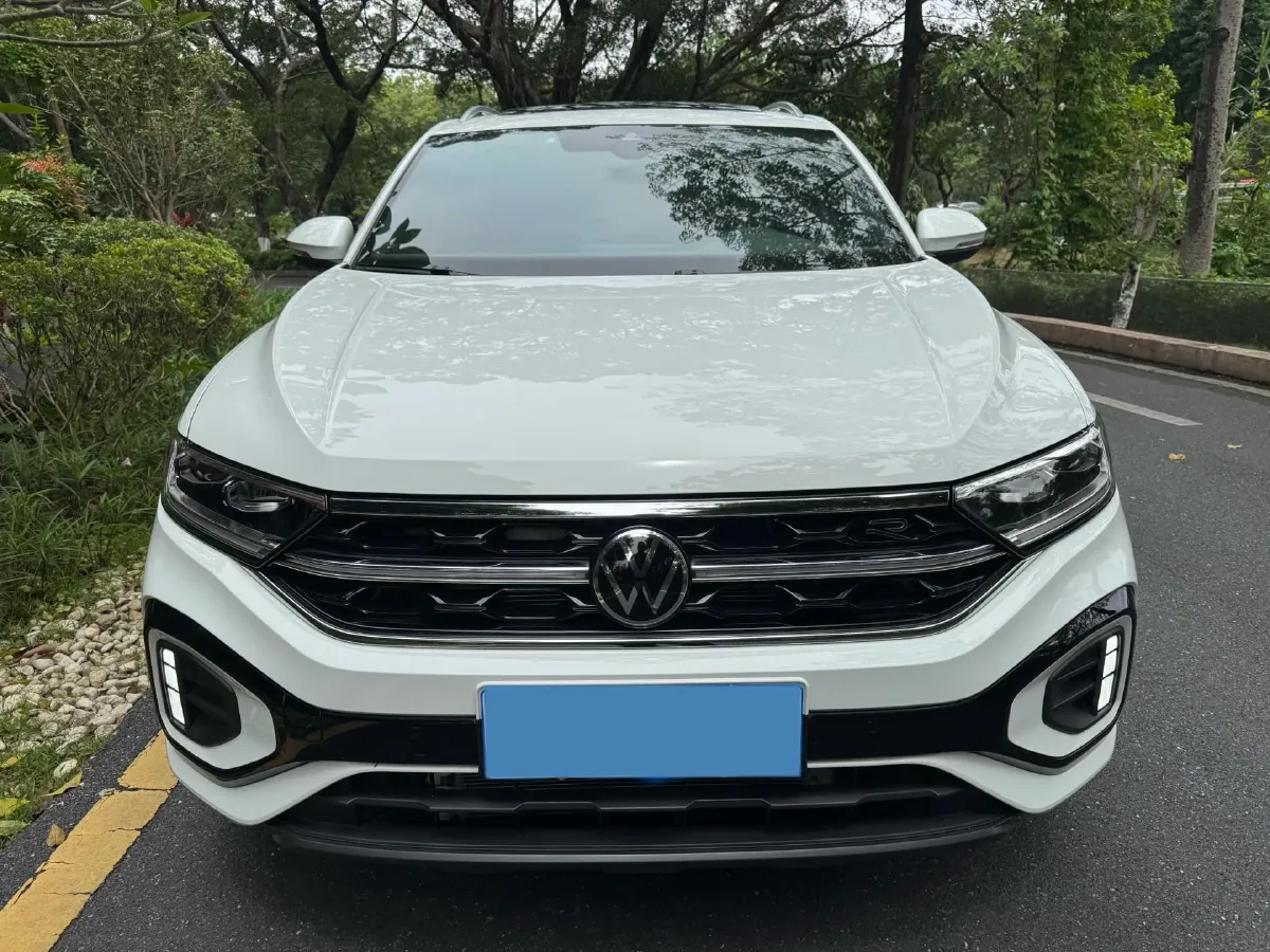 2024 Volkswagen T-Roc 1.5T 160HP L4 7DCT,autocango,china used car exporter,china ev exporter,chinese used car exporter,chinese used ev exporter