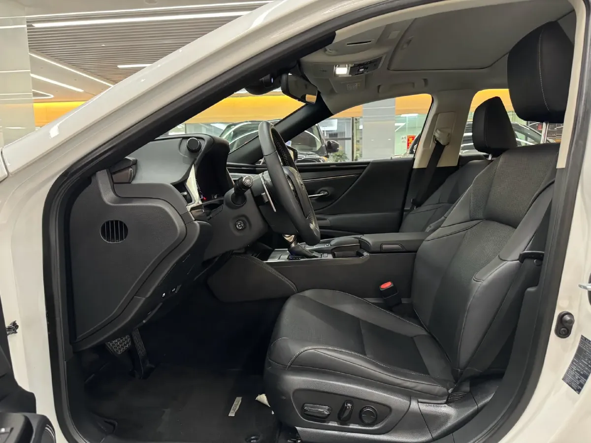 2020 Lexus ES 2.0L 173HP L4 CVT,autocango,china used car exporter,china ev exporter,chinese used car exporter,chinese used ev exporter