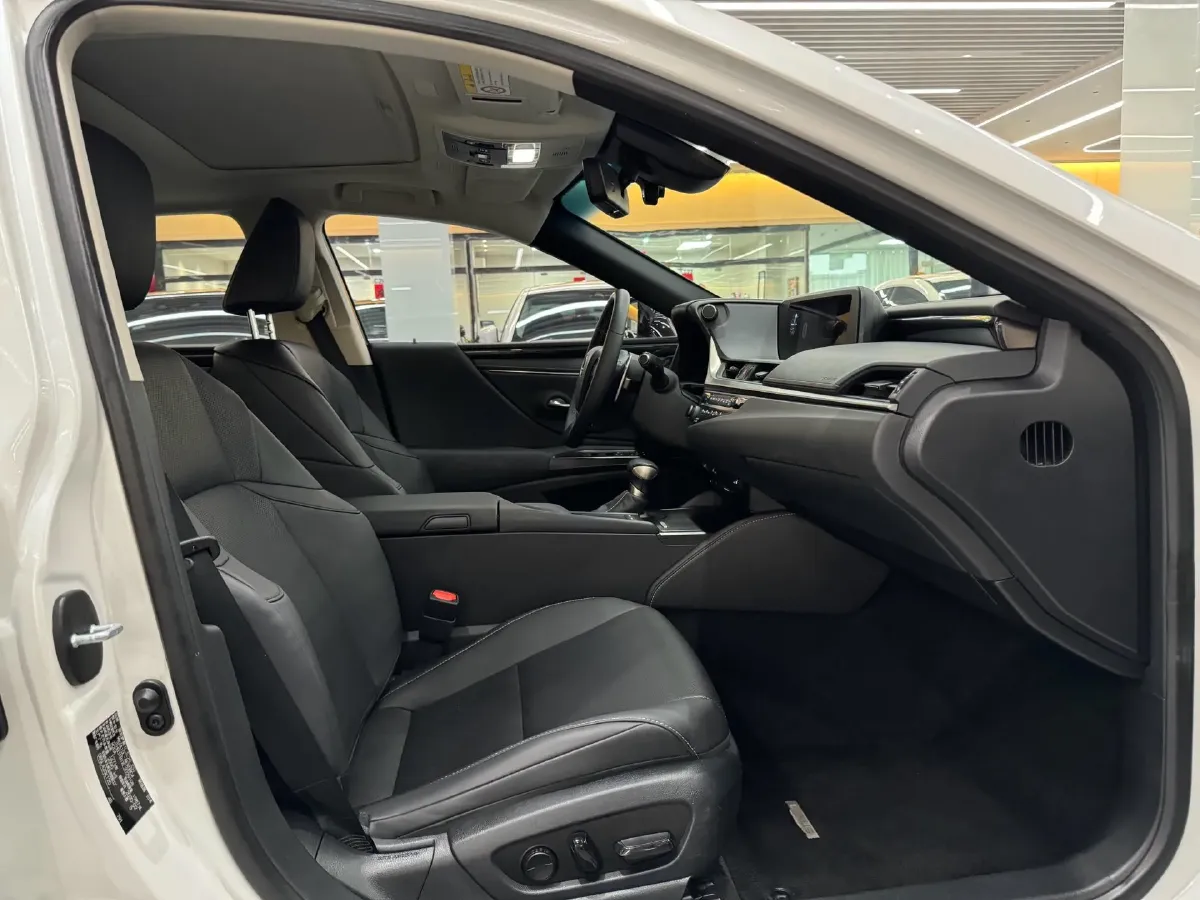 2020 Lexus ES 2.0L 173HP L4 CVT,autocango,china used car exporter,china ev exporter,chinese used car exporter,chinese used ev exporter