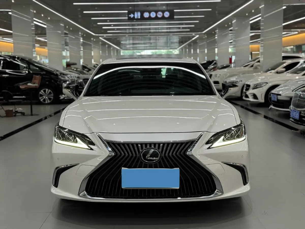 2020 Lexus ES 2.0L 173HP L4 CVT,autocango,china used car exporter,china ev exporter,chinese used car exporter,chinese used ev exporter