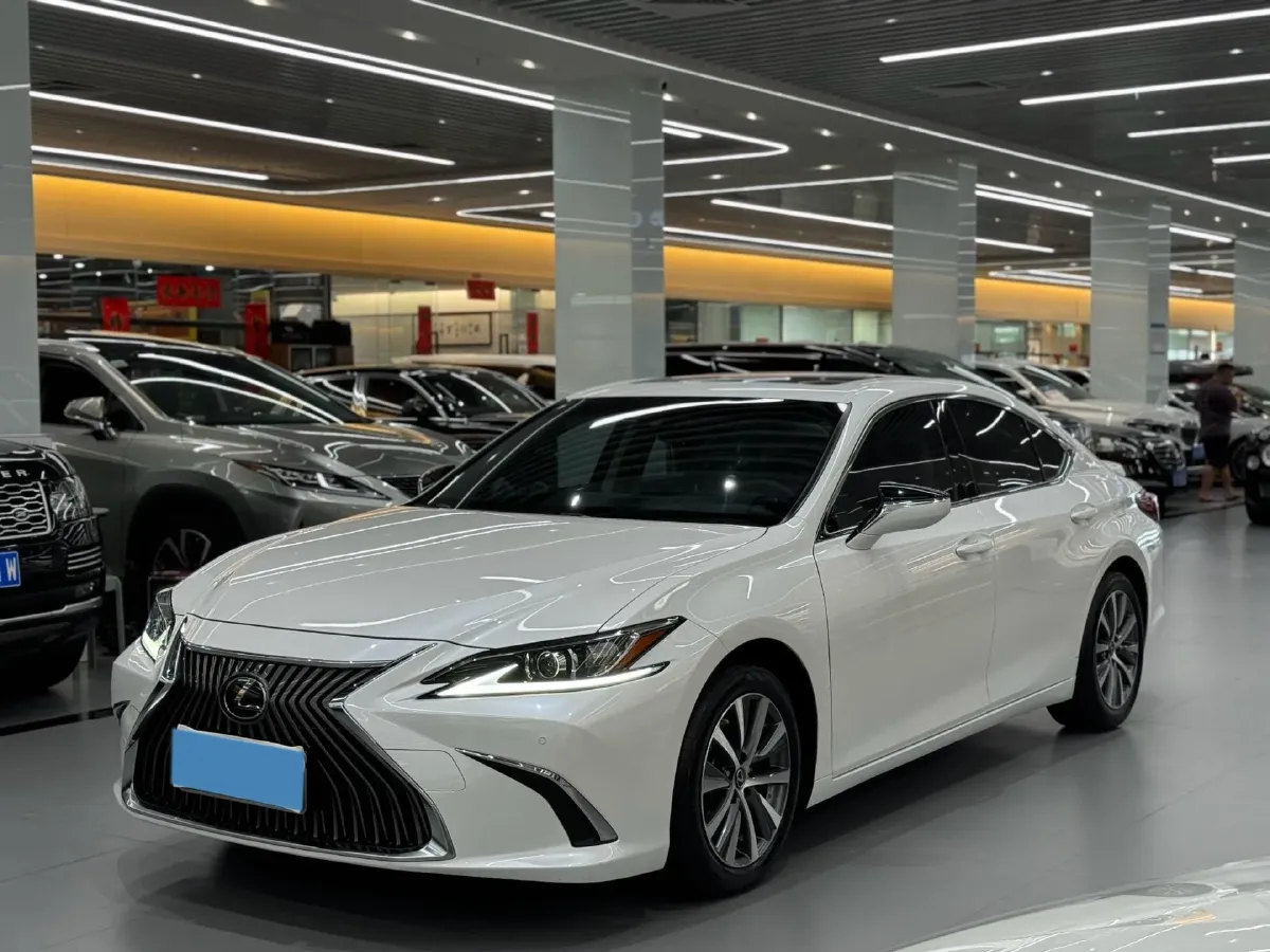 2020 Lexus ES 2.0L 173HP L4 CVT,autocango,china used car exporter,china ev exporter,chinese used car exporter,chinese used ev exporter