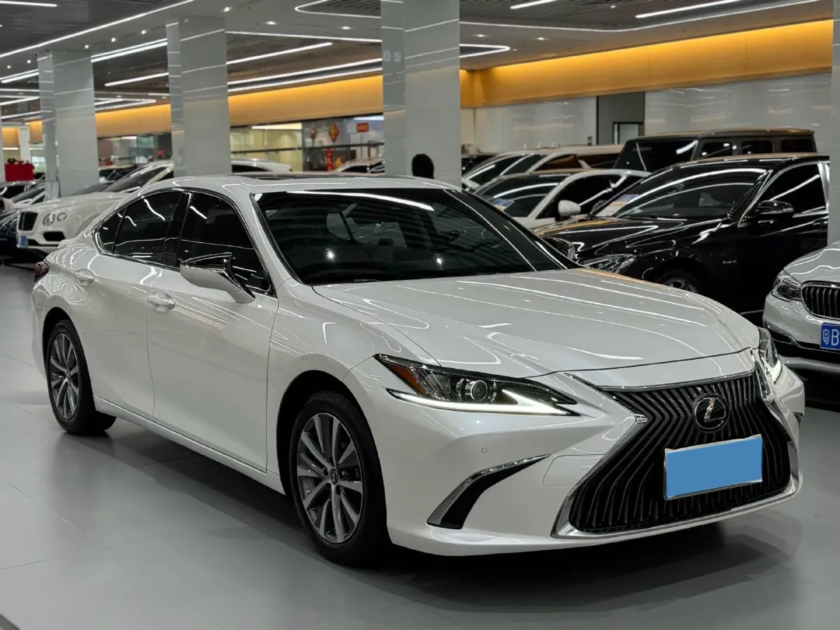 2020 Lexus ES 2.0L 173HP L4 CVT,autocango,china used car exporter,china ev exporter,chinese used car exporter,chinese used ev exporter