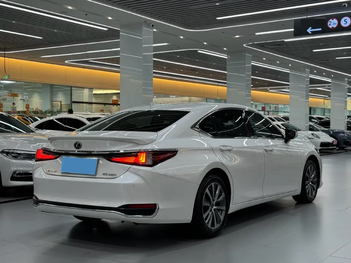 2020 Lexus ES 2.0L 173HP L4 CVT,autocango,china used car exporter,china ev exporter,chinese used car exporter,chinese used ev exporter