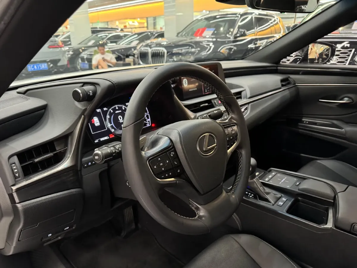 2020 Lexus ES 2.0L 173HP L4 CVT,autocango,china used car exporter,china ev exporter,chinese used car exporter,chinese used ev exporter