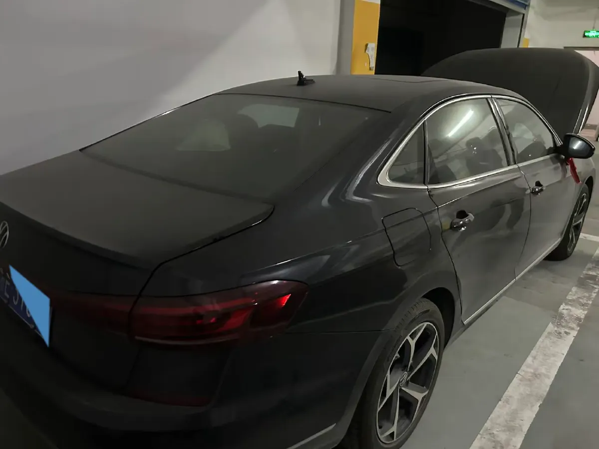 2025 Volkswagen Passat 2.0T 186HP L4 7DCT,autocango,china used car exporter,china ev exporter,chinese used car exporter,chinese used ev exporter