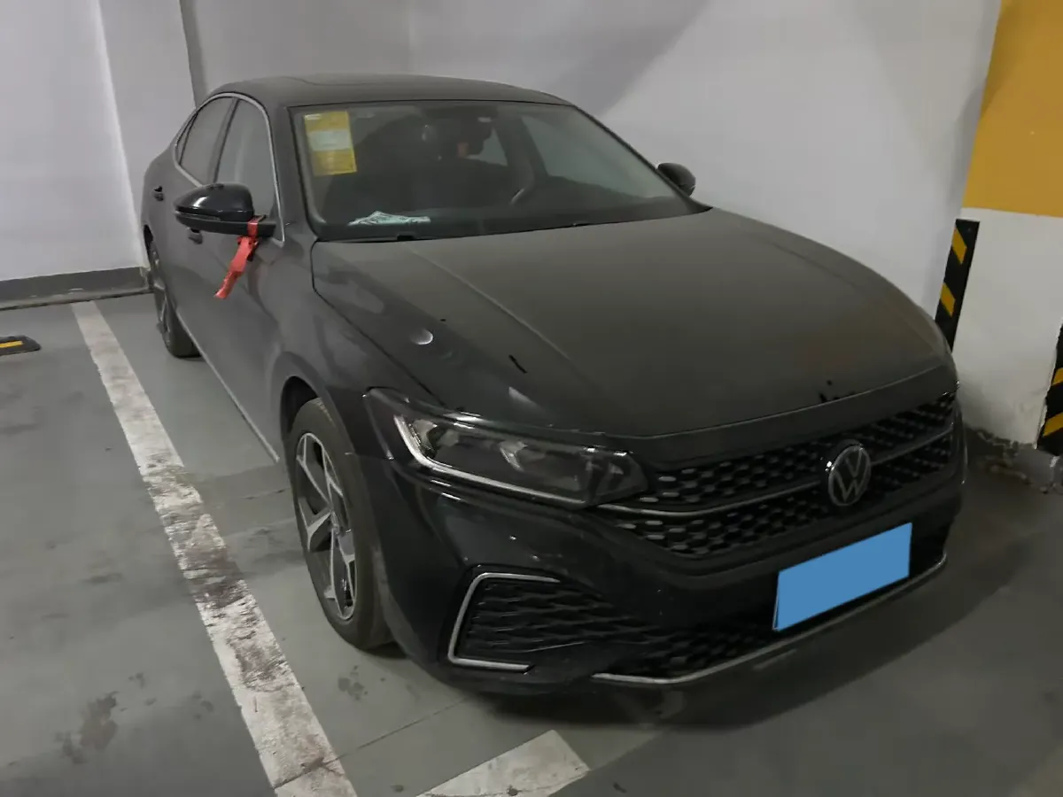 2025 Volkswagen Passat 2.0T 186HP L4 7DCT,autocango,china used car exporter,china ev exporter,chinese used car exporter,chinese used ev exporter
