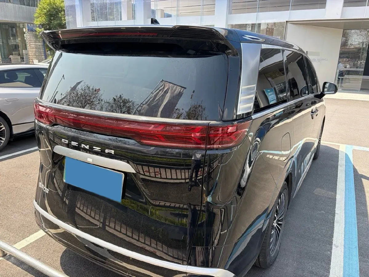 2022 HongQi HS7 3.0T 337HP V6 8AT,autocango,china used car exporter,china ev exporter,chinese used car exporter,chinese used ev exporter