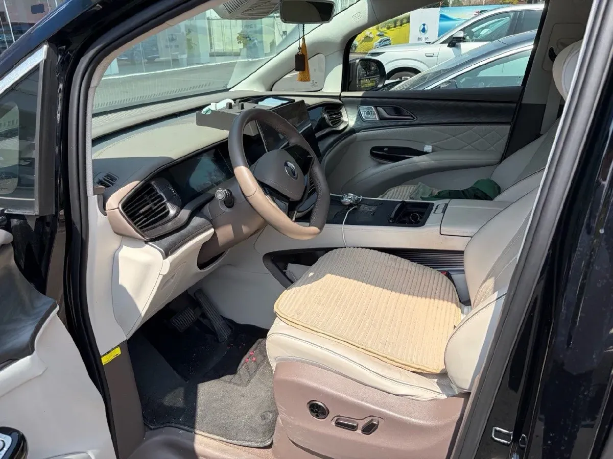 2022 HongQi HS7 3.0T 337HP V6 8AT,autocango,china used car exporter,china ev exporter,chinese used car exporter,chinese used ev exporter