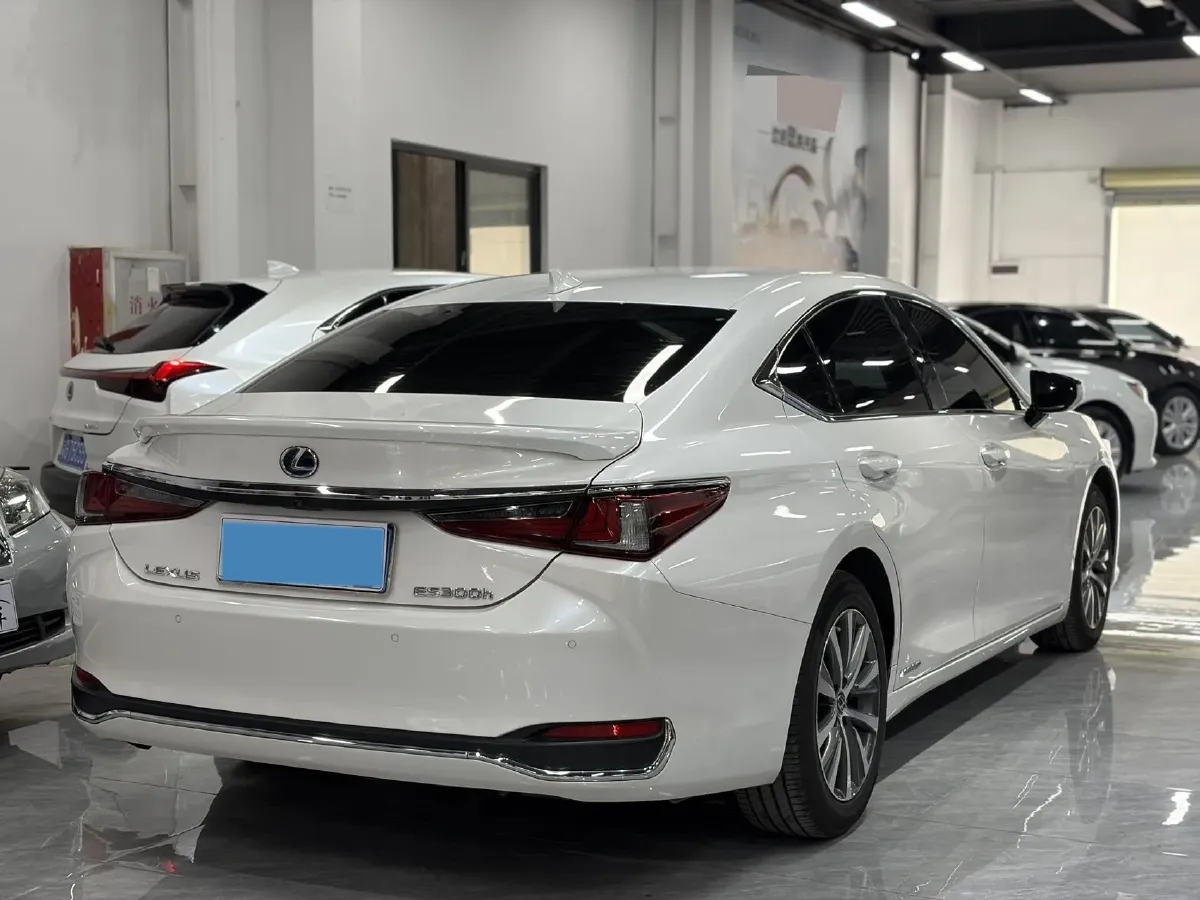 2020 Lexus ES 2.5L 178HP L4 E-CVT Hybrid,autocango,china used car exporter,china ev exporter,chinese used car exporter,chinese used ev exporter