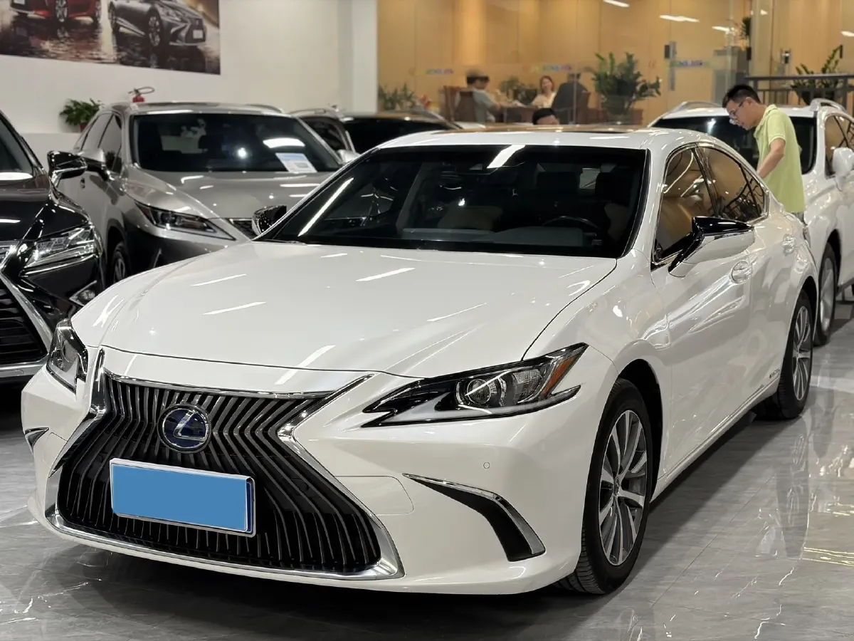 2020 Lexus ES 2.5L 178HP L4 E-CVT Hybrid,autocango,china used car exporter,china ev exporter,chinese used car exporter,chinese used ev exporter