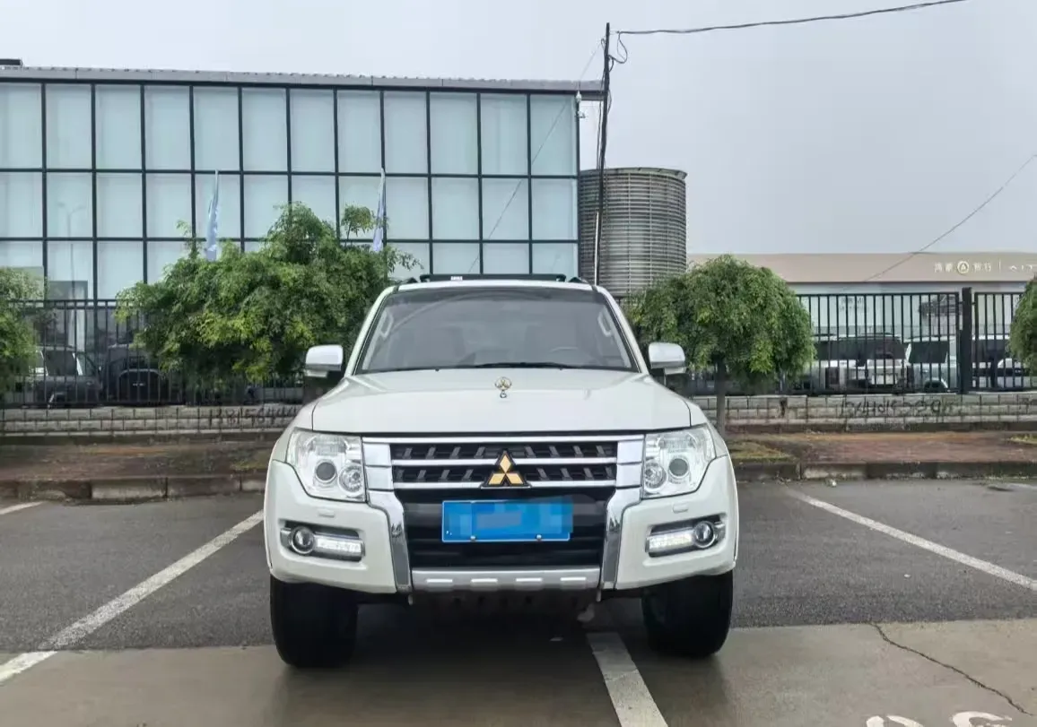 2018 Mitsubishi Pajero 3.0L 174HP V6 5AT,autocango,china used car exporter,china ev exporter,chinese used car exporter,chinese used ev exporter