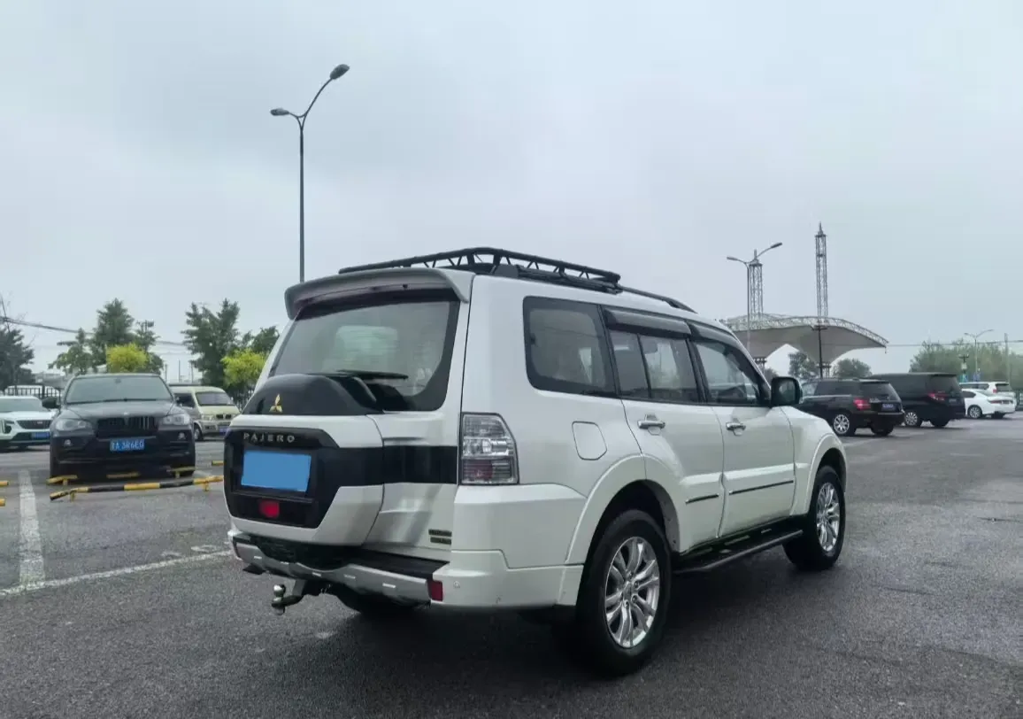 2018 Mitsubishi Pajero 3.0L 174HP V6 5AT,autocango,china used car exporter,china ev exporter,chinese used car exporter,chinese used ev exporter