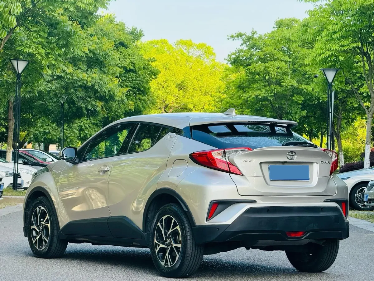 2020 Toyota C-HR 2.0L 171HP L4 CVT,autocango,china used car exporter,china ev exporter,chinese used car exporter,chinese used ev exporter