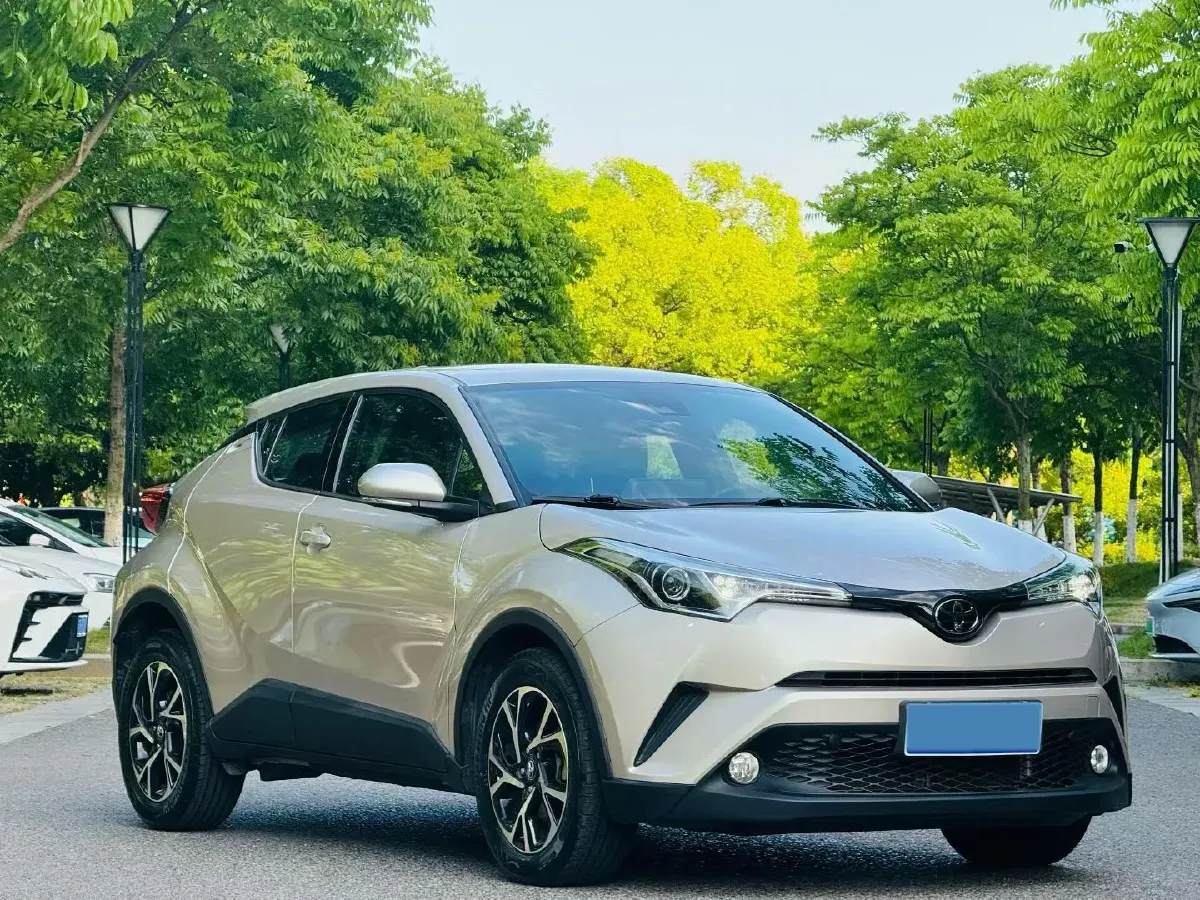 2020 Toyota C-HR 2.0L 171HP L4 CVT,autocango,china used car exporter,china ev exporter,chinese used car exporter,chinese used ev exporter