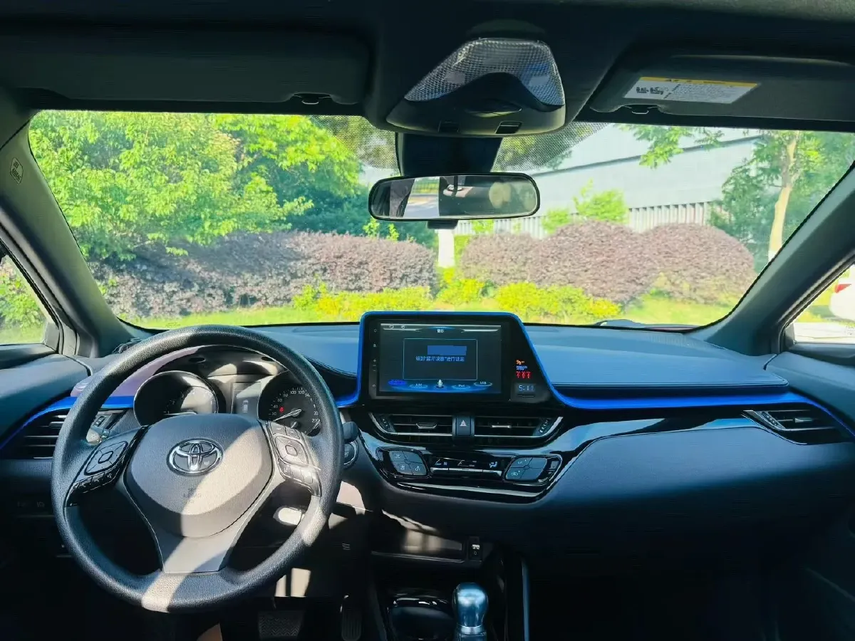 2020 Toyota C-HR 2.0L 171HP L4 CVT,autocango,china used car exporter,china ev exporter,chinese used car exporter,chinese used ev exporter