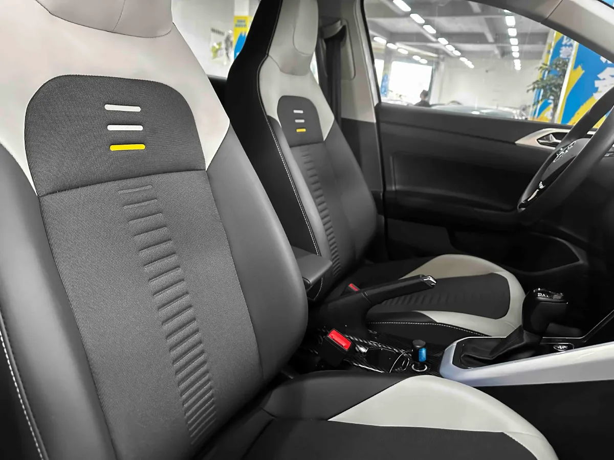 2021 Haval H6 1.5T 169HP L4 7DCT,autocango,china used car exporter,china ev exporter,chinese used car exporter,chinese used ev exporter