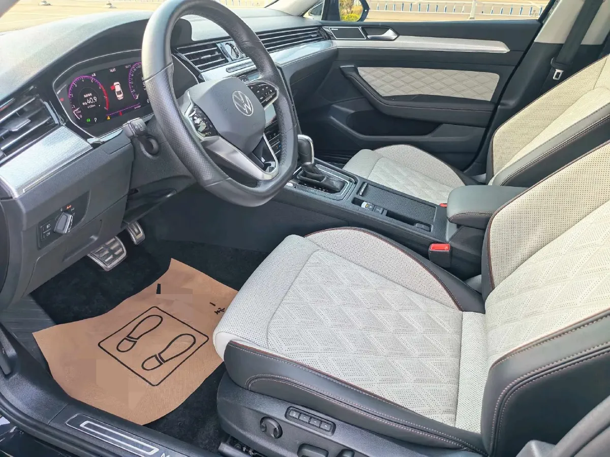 2023 Volkswagen Magotan 2.0T 220HP L4 7DCT,autocango,china used car exporter,china ev exporter,chinese used car exporter,chinese used ev exporter