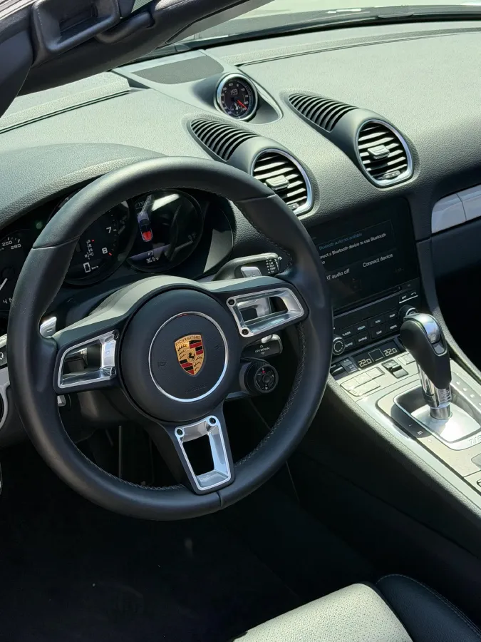 2022 Porsche 718 2.0T 300HP H4 7DCT,autocango,china used car exporter,china ev exporter,chinese used car exporter,chinese used ev exporter