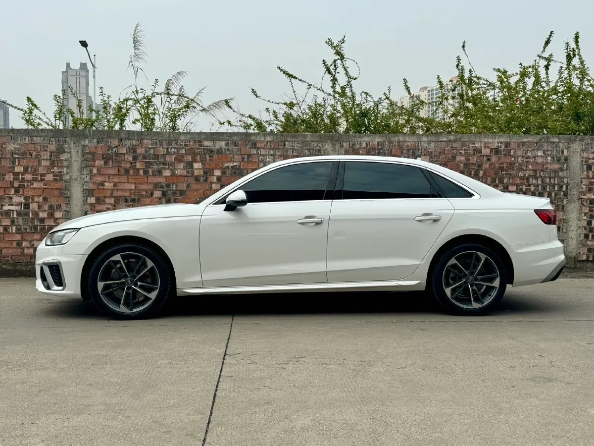 2020 Audi A4L 2.0T 190HP L4 7DCT,autocango,china used car exporter,china ev exporter,chinese used car exporter,chinese used ev exporter