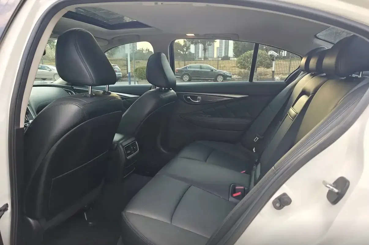 2022 Infiniti Q50L 2.0T 211HP L4 7AT,autocango,china used car exporter,china ev exporter,chinese used car exporter,chinese used ev exporter