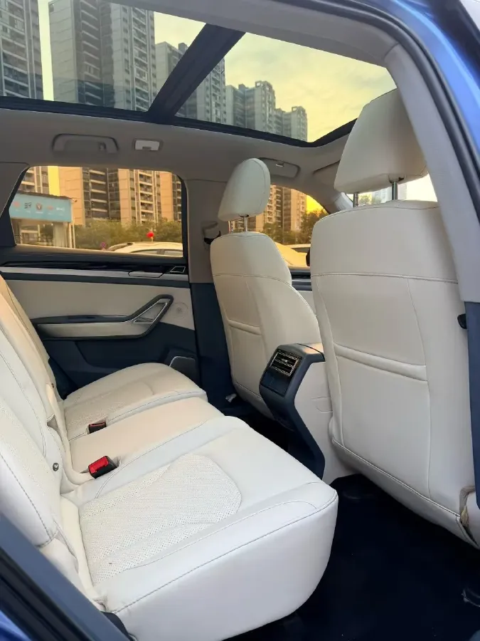 2017 Zotye Damy X7 2.0T 190HP L4 6DCT,autocango,china used car exporter,china ev exporter,chinese used car exporter,chinese used ev exporter