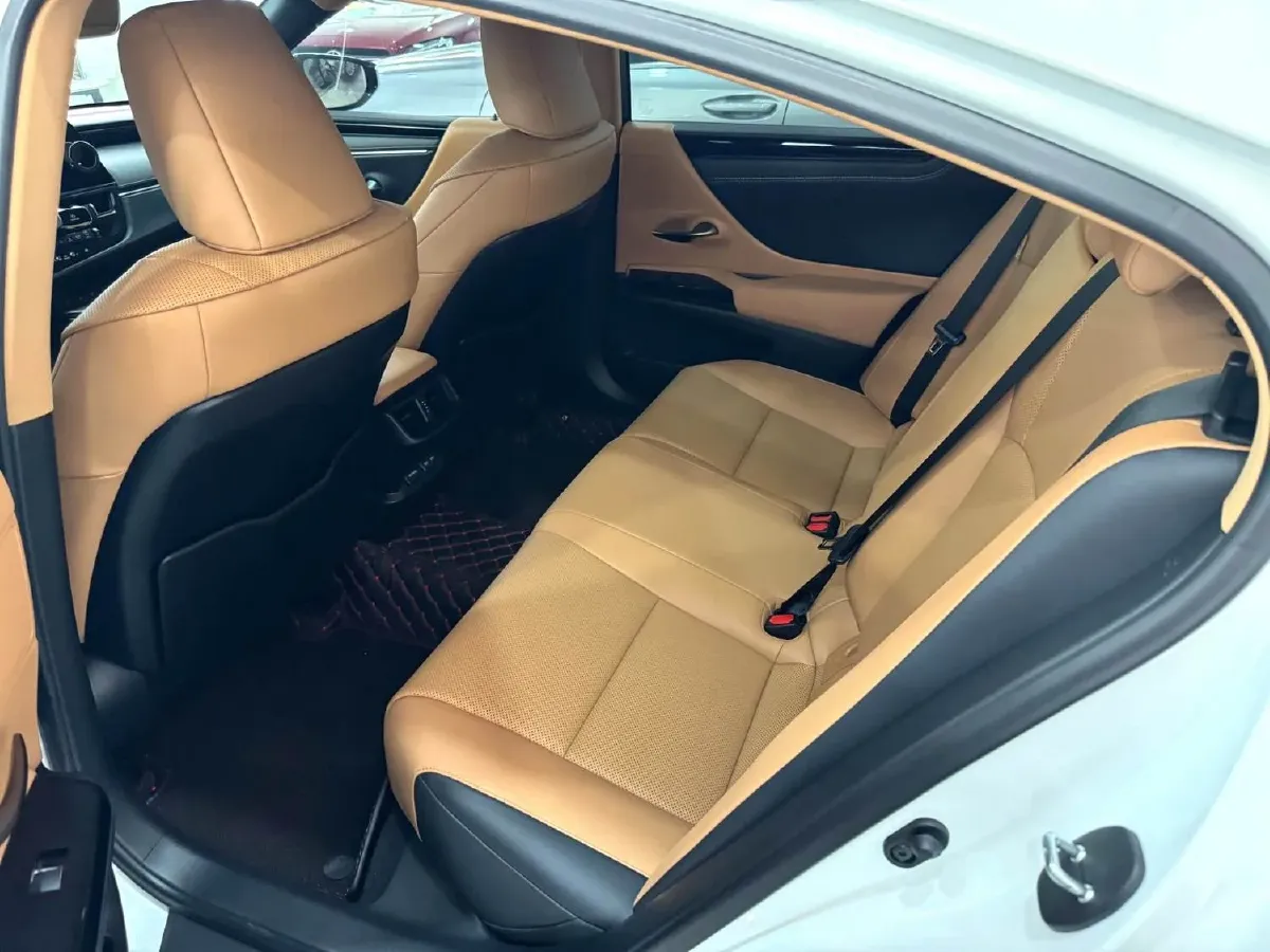 2021 Lexus ES 2.0L 173HP L4 CVT,autocango,china used car exporter,china ev exporter,chinese used car exporter,chinese used ev exporter