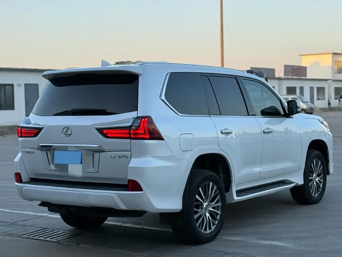 2017 Lexus LX 5.7L 367HP V8 8AT,autocango,china used car exporter,china ev exporter,chinese used car exporter,chinese used ev exporter