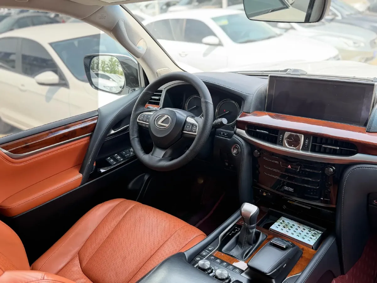 2017 Lexus LX 5.7L 367HP V8 8AT,autocango,china used car exporter,china ev exporter,chinese used car exporter,chinese used ev exporter