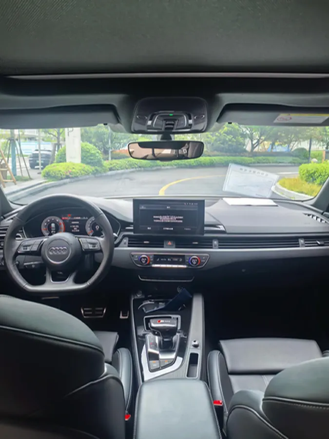 2024 Audi A4L 2.0T 190HP L4 7DCT,autocango,china used car exporter,china ev exporter,chinese used car exporter,chinese used ev exporter