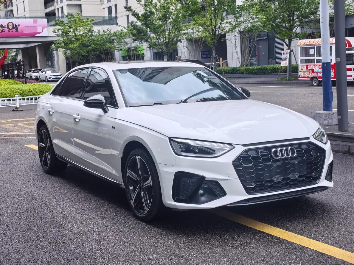 2024 Audi A4L 2.0T 190HP L4 7DCT,autocango,china used car exporter,china ev exporter,chinese used car exporter,chinese used ev exporter