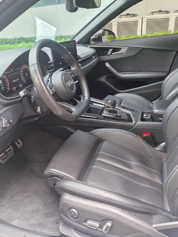 2024 Audi A4L 2.0T 190HP L4 7DCT,autocango,china used car exporter,china ev exporter,chinese used car exporter,chinese used ev exporter