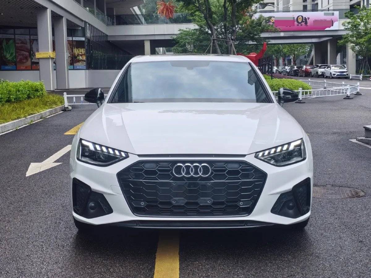 2024 Audi A4L 2.0T 190HP L4 7DCT,autocango,china used car exporter,china ev exporter,chinese used car exporter,chinese used ev exporter