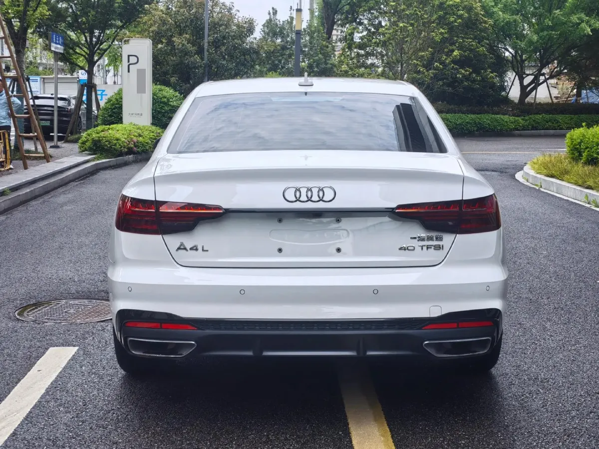 2024 Audi A4L 2.0T 190HP L4 7DCT,autocango,china used car exporter,china ev exporter,chinese used car exporter,chinese used ev exporter