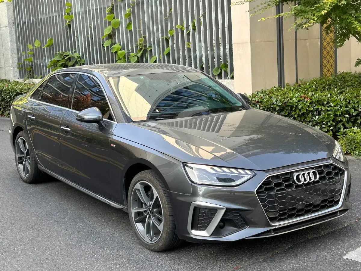 2022 Audi A4L 2.0T 190HP L4 7DCT,autocango,china used car exporter,china ev exporter,chinese used car exporter,chinese used ev exporter
