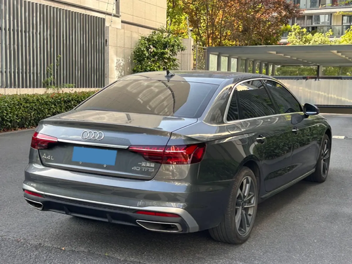 2022 Audi A4L 2.0T 190HP L4 7DCT,autocango,china used car exporter,china ev exporter,chinese used car exporter,chinese used ev exporter