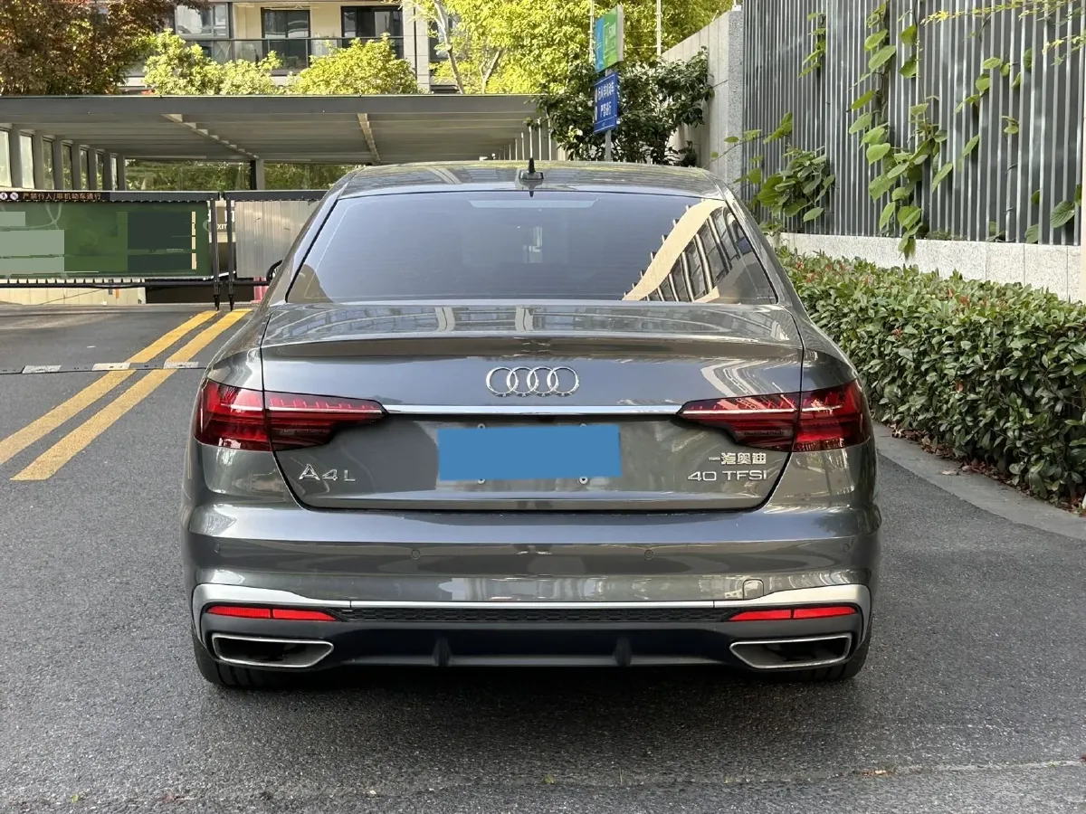 2022 Audi A4L 2.0T 190HP L4 7DCT,autocango,china used car exporter,china ev exporter,chinese used car exporter,chinese used ev exporter