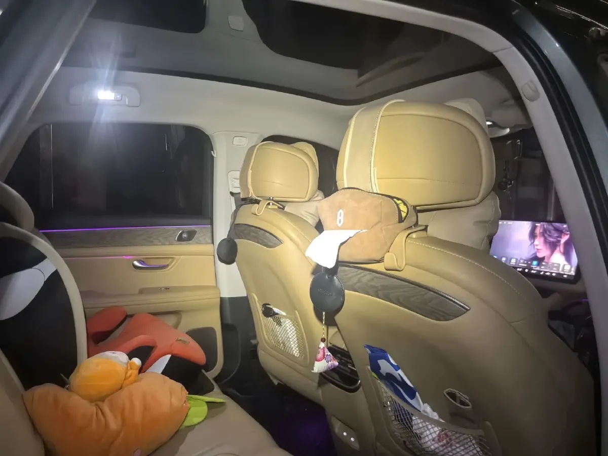 2022 AITO AITO M5 Range Extended 125HP REEV 40KWH,autocango,china used car exporter,china ev exporter,chinese used car exporter,chinese used ev exporter