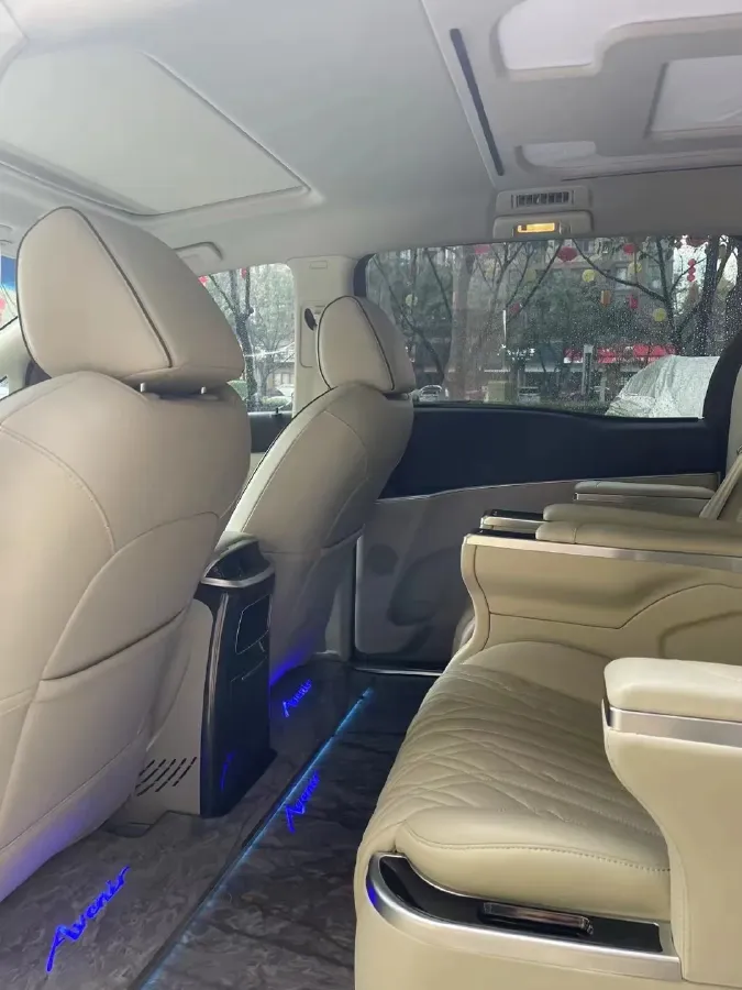 2022 Buick GL8 2.0T 237HP L4 9AT,autocango,china used car exporter,china ev exporter,chinese used car exporter,chinese used ev exporter