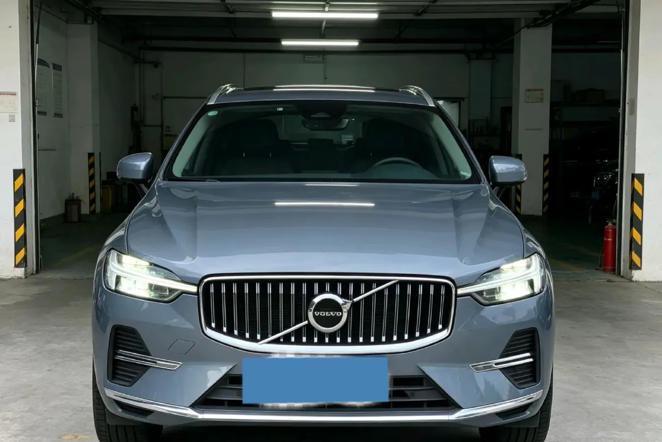 2022 Volvo XC60 2.0T 250HP L4 8AT,autocango,china used car exporter,china ev exporter,chinese used car exporter,chinese used ev exporter