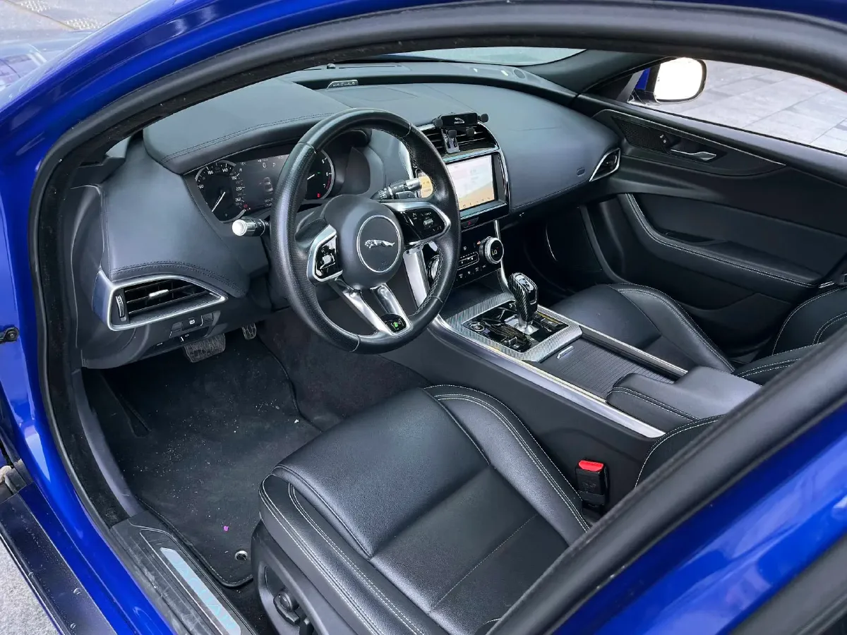 2020 Jaguar XEL 2.0T 200HP L4 8AT,autocango,china used car exporter,china ev exporter,chinese used car exporter,chinese used ev exporter